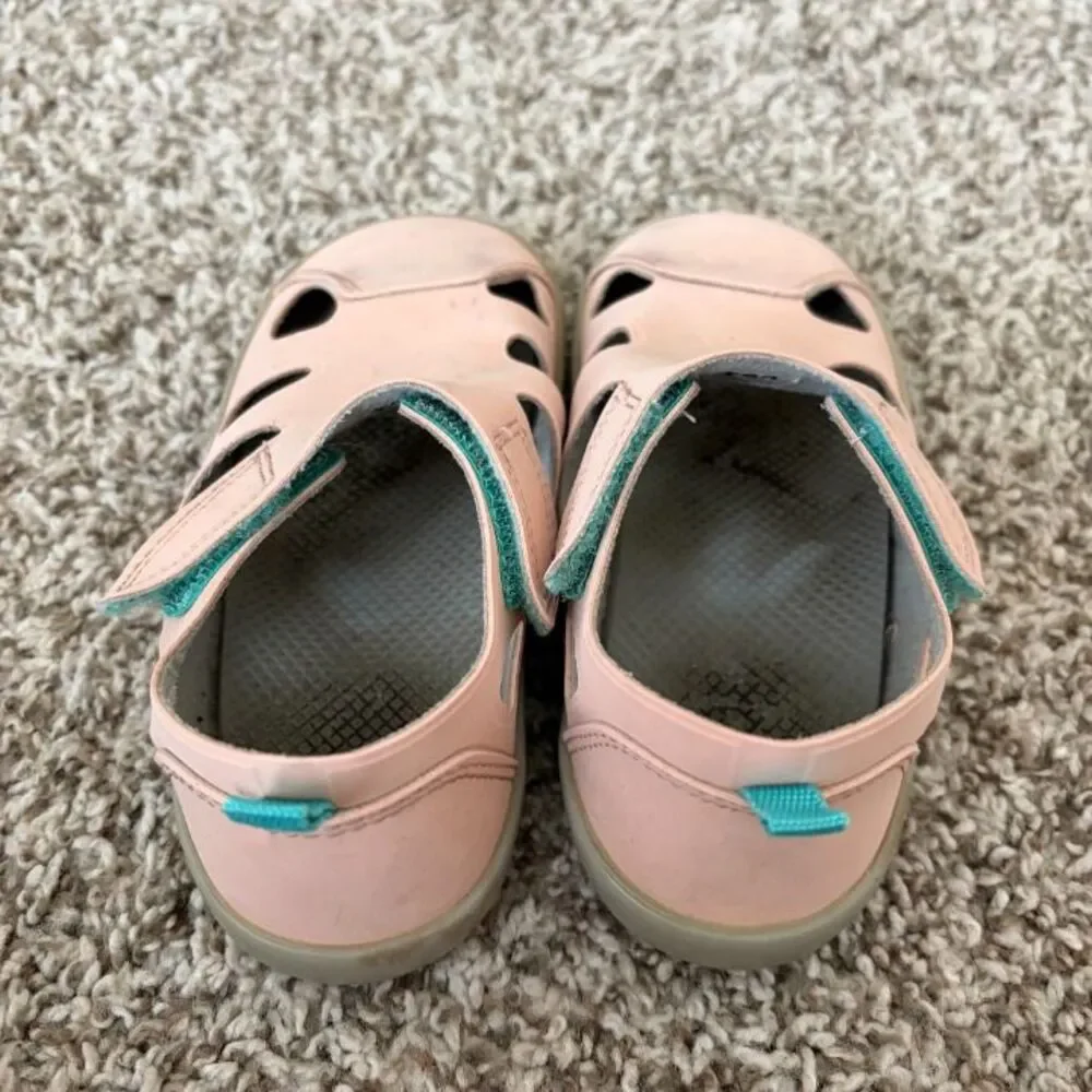 Size 10.5 / Toddler Girl Ten Little Sandals